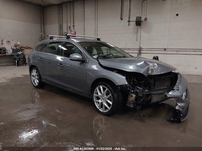 VOLVO V60 2016