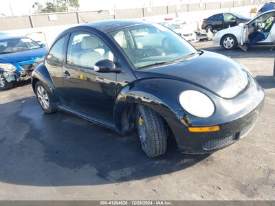 VOLKSWAGEN NEW BEETLE 2010