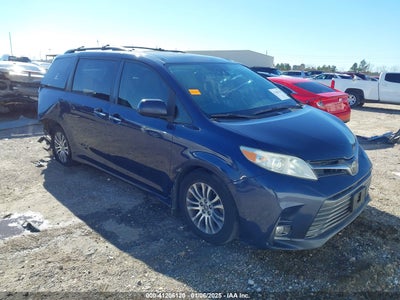 TOYOTA SIENNA 2018