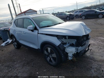 VOLVO XC40 2021
