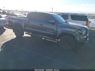 TOYOTA TACOMA 2017