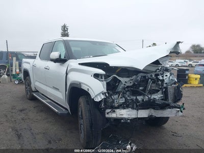 TOYOTA TUNDRA 2024