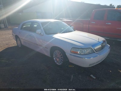 LINCOLN TOWN CAR 2003