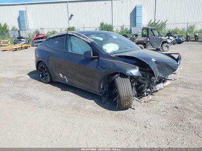 TESLA MODEL Y 2025