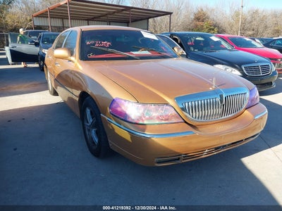 LINCOLN TOWN CAR 2003