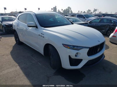 MASERATI LEVANTE 2023