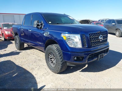 NISSAN TITAN 2017