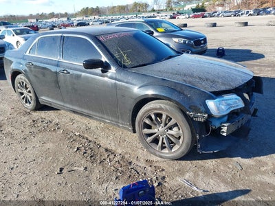 CHRYSLER 300 2015