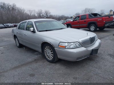 LINCOLN TOWN CAR 2004