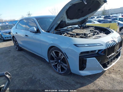 BMW 760 2024