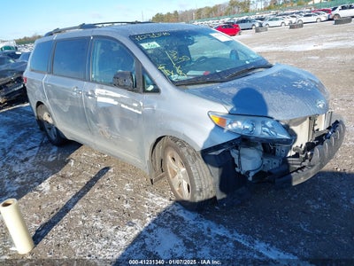 TOYOTA SIENNA 2016