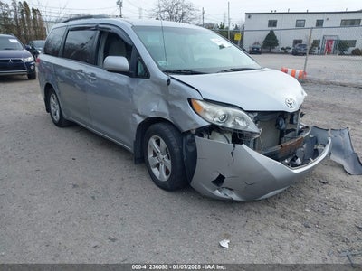 TOYOTA SIENNA 2012