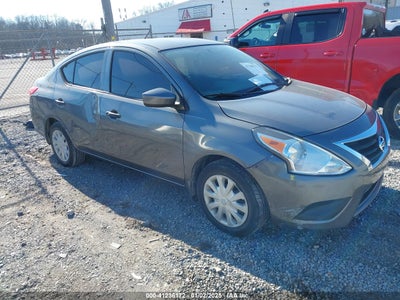 NISSAN VERSA 2017