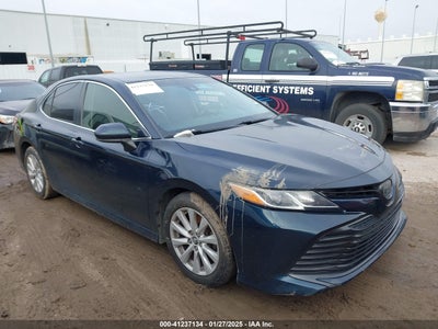 TOYOTA CAMRY 2018