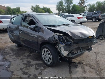 TOYOTA PRIUS C 2015