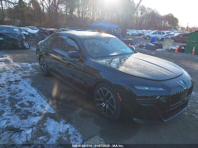 BMW 760 2023