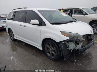 TOYOTA SIENNA 2015