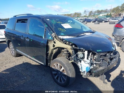 TOYOTA SIENNA 2018