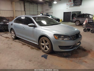 VOLKSWAGEN PASSAT 2012