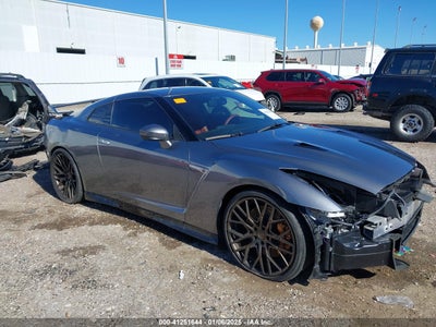 NISSAN GT-R 2024