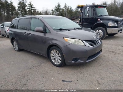 TOYOTA SIENNA 2011