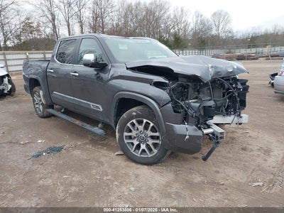 TOYOTA TUNDRA 2024