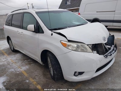 TOYOTA SIENNA 2014