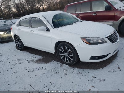 CHRYSLER 200 2013