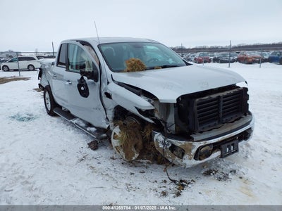 NISSAN TITAN 2017