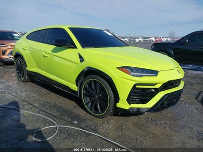 LAMBORGHINI URUS 2022