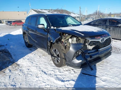 TOYOTA HIGHLANDER 2023