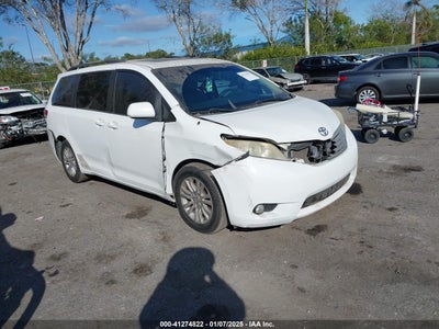 TOYOTA SIENNA 2012