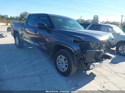 TOYOTA TUNDRA 2024