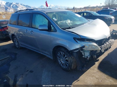 TOYOTA SIENNA 2018
