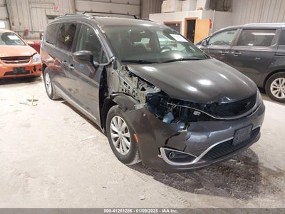 CHRYSLER PACIFICA 2018