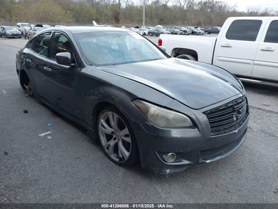 INFINITI M37 2013