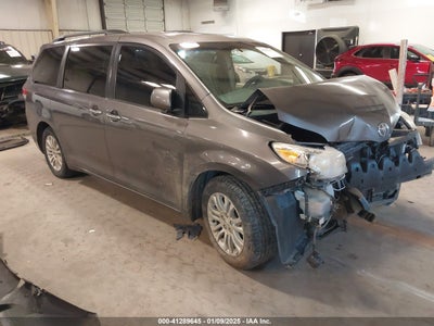 TOYOTA SIENNA 2011