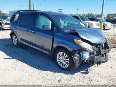 TOYOTA SIENNA 2017