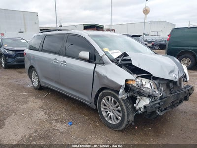 TOYOTA SIENNA 2017