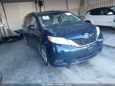 TOYOTA SIENNA 2012