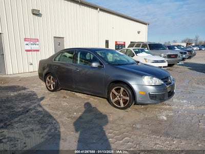 VOLKSWAGEN JETTA 2010
