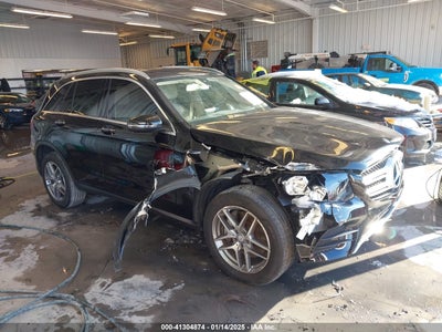 MERCEDES-BENZ GLC 300 2016