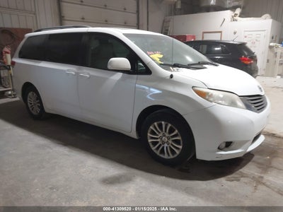 TOYOTA SIENNA 2011