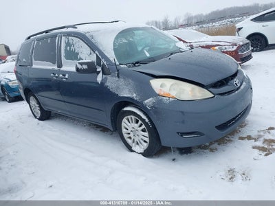 TOYOTA SIENNA 2009