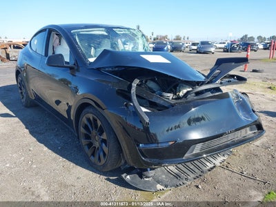 TESLA MODEL Y 2025