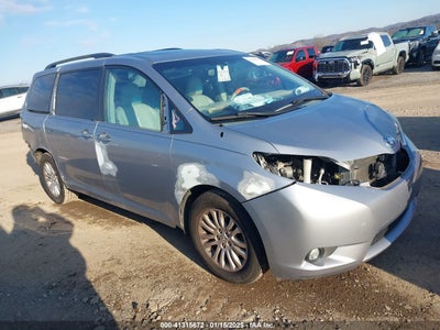 TOYOTA SIENNA 2013