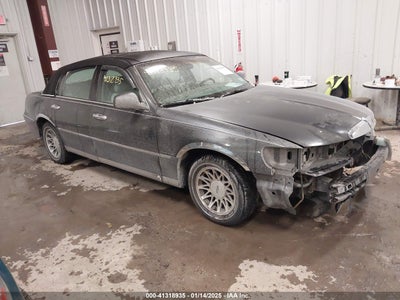 LINCOLN TOWN CAR 2000