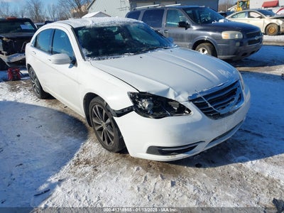 CHRYSLER 200 2013