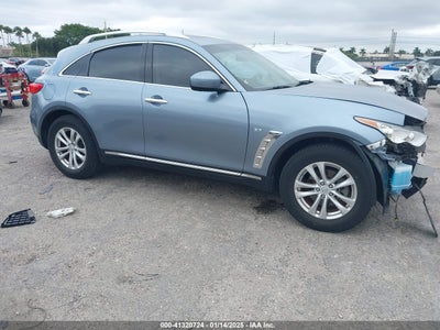 INFINITI QX70 2017