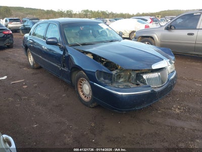 LINCOLN TOWN CAR 2001